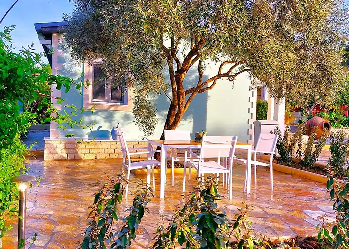 בית נופש Crystal Near Corfu *